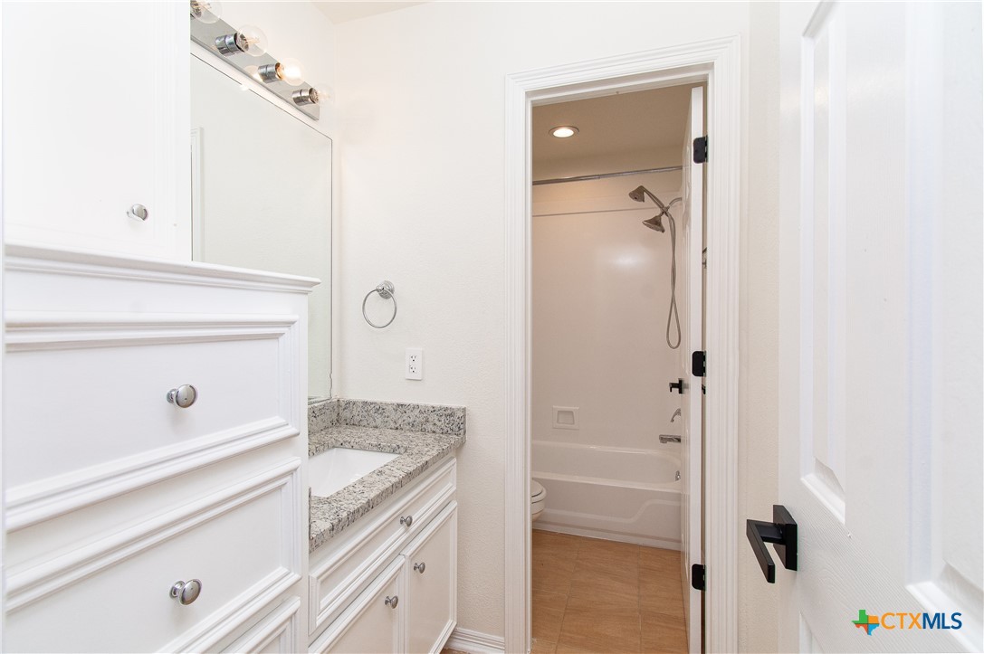 2421 Pin Oak Drive Property Photo 38