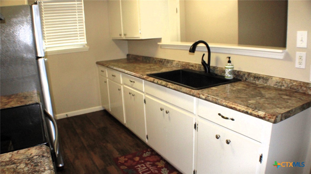 4601 Evergreen Lane Property Photo 6