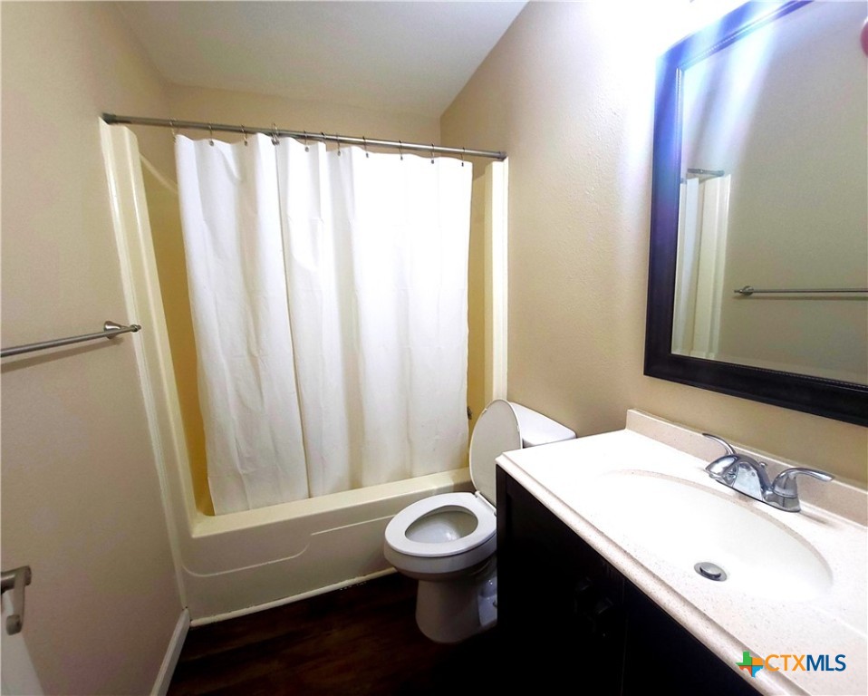 4601 Evergreen Lane Property Photo 12