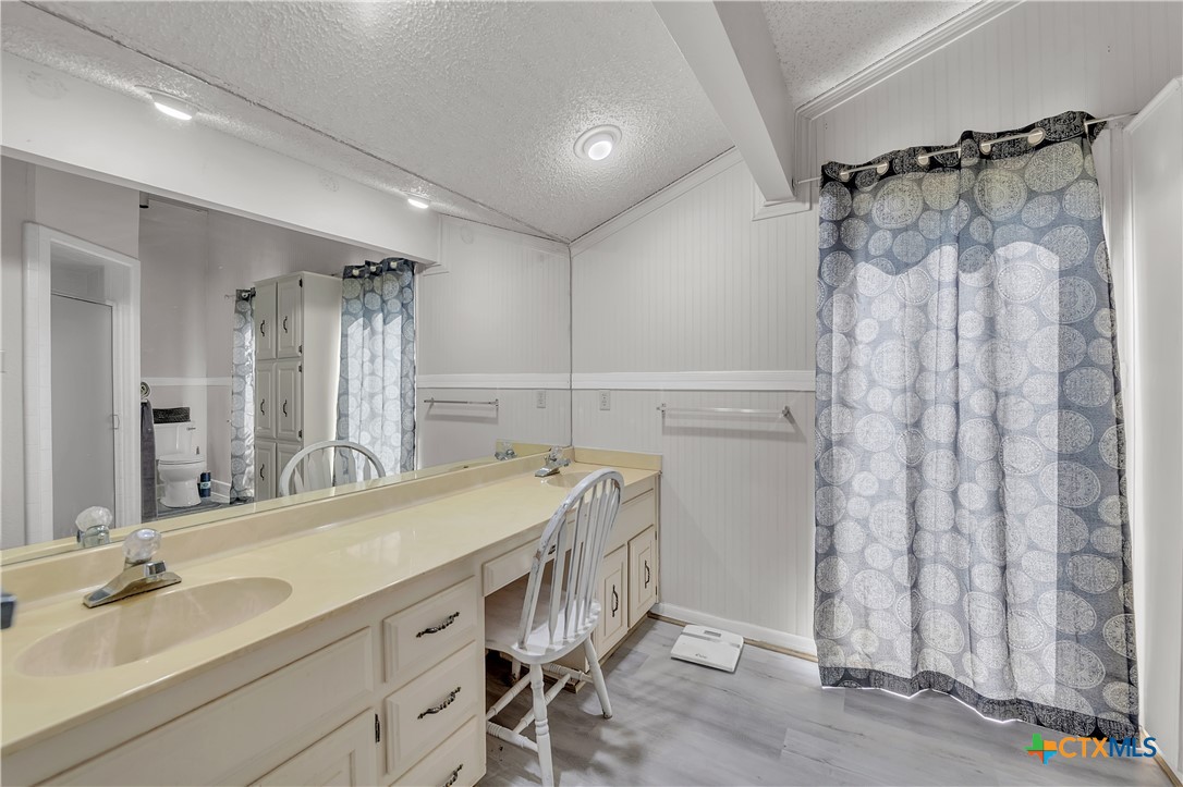 602 White Oak Lane Property Photo 16