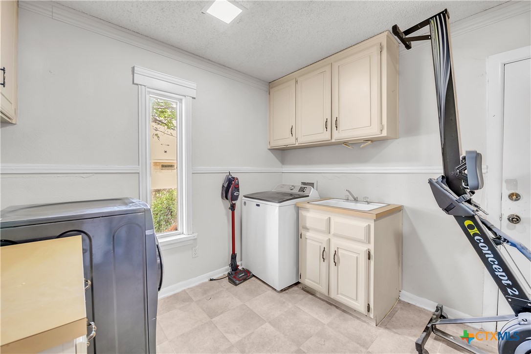 602 White Oak Lane Property Photo 26