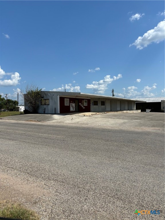801 Irvine Street Property Photo 1