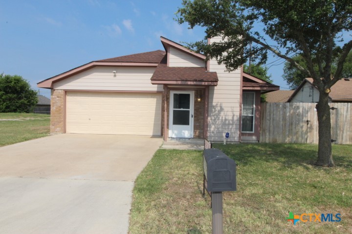 2305 Chestnut Drive Property Photo 1