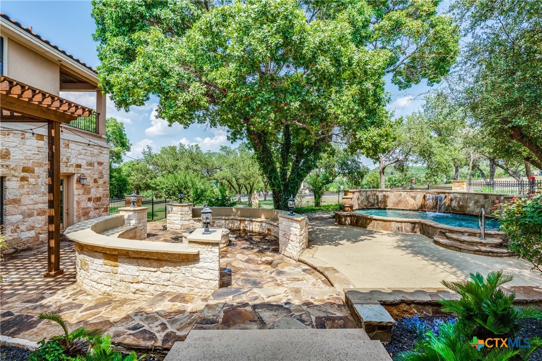 1027 Las Brisas Drive Property Photo 2