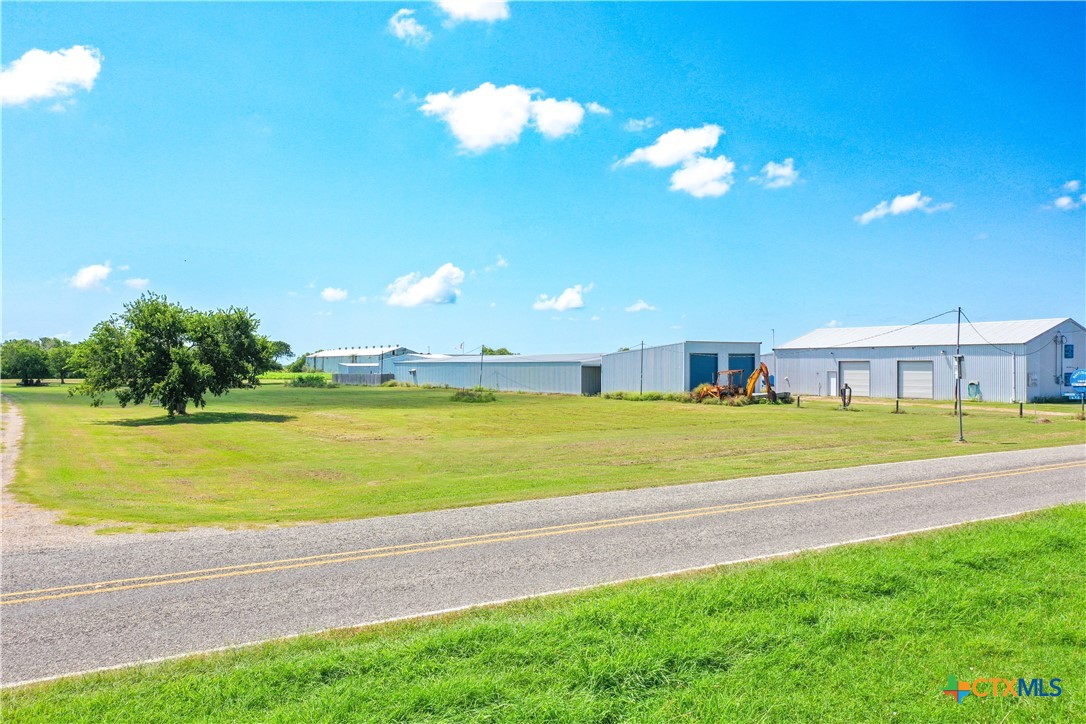 302 Luthardt Property Photo 13