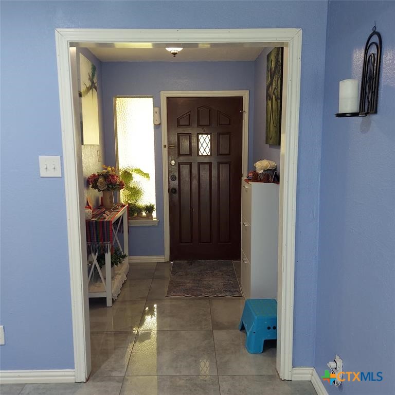 2303 Dover Road Property Photo 2