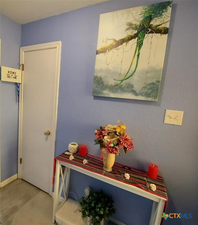 2303 Dover Road Property Photo 4