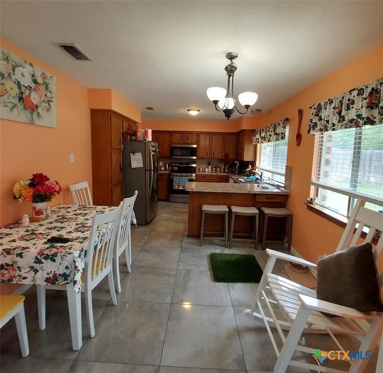 2303 Dover Road Property Photo 8