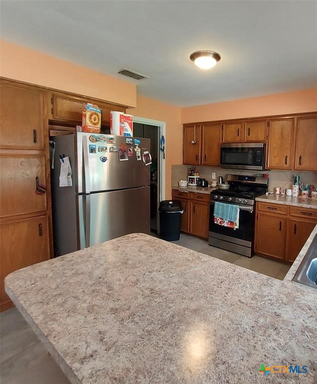 2303 Dover Road Property Photo 11