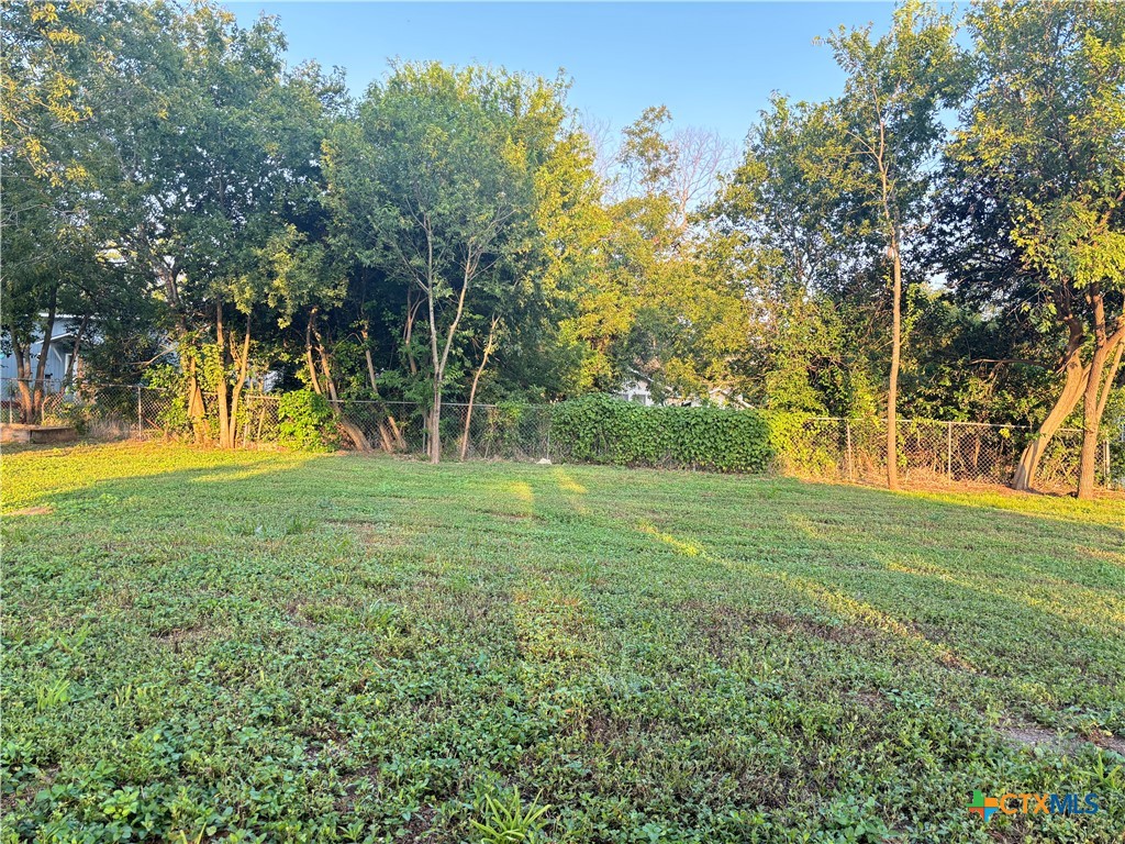 615 E Walnut Street Property Photo