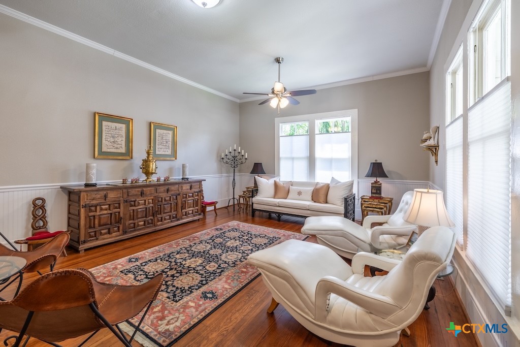 114 N College Street Property Photo 4