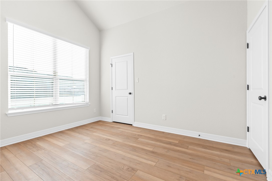 105 Westwood Park Property Photo 26