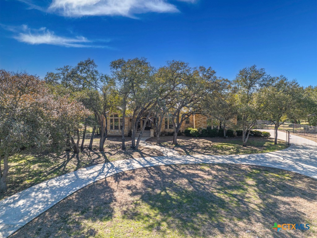 197 Falling Hills Property Photo 1