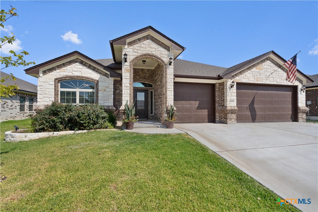 5204 La Terraza Lane Property Photo