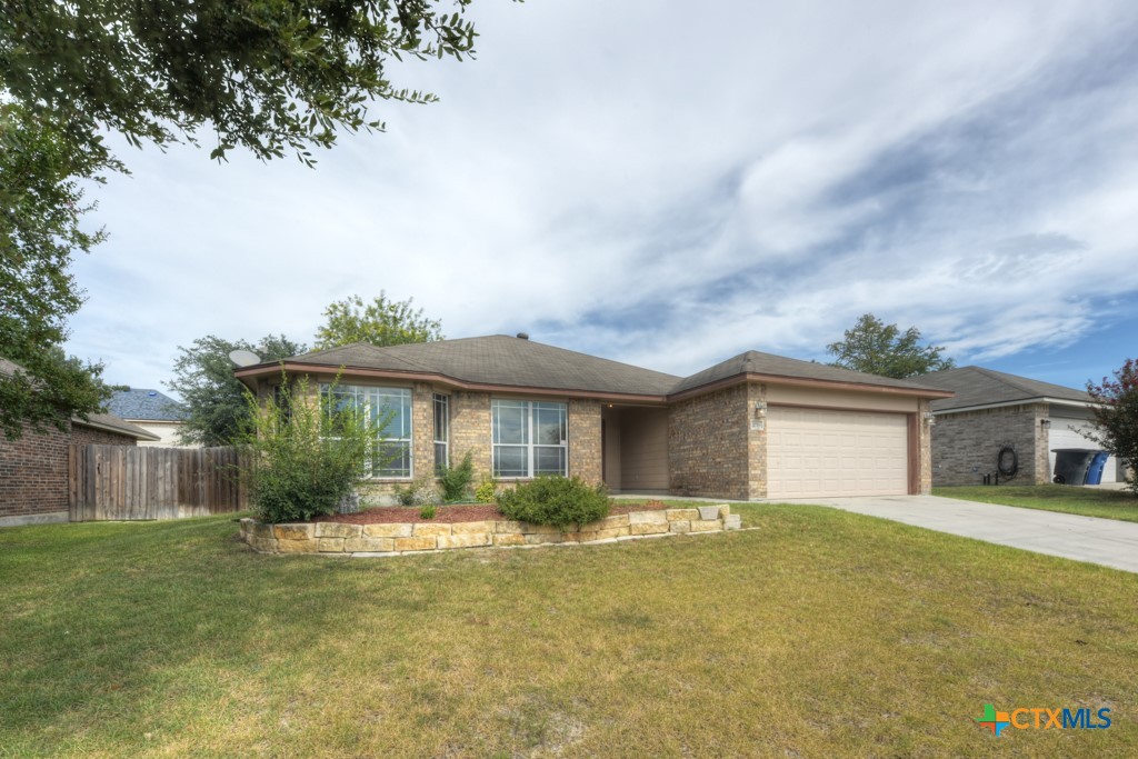 2025 Bentwood Drive Property Photo