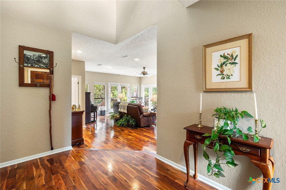 2501 Canyon Cliff Drive Property Photo 9