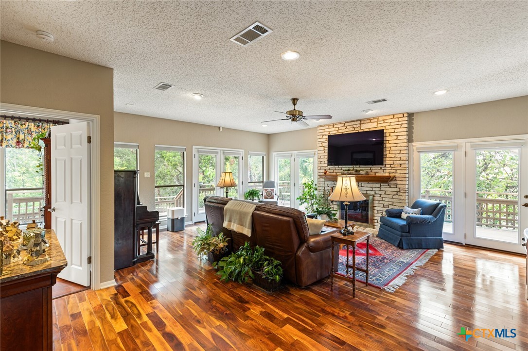 2501 Canyon Cliff Drive Property Photo 10