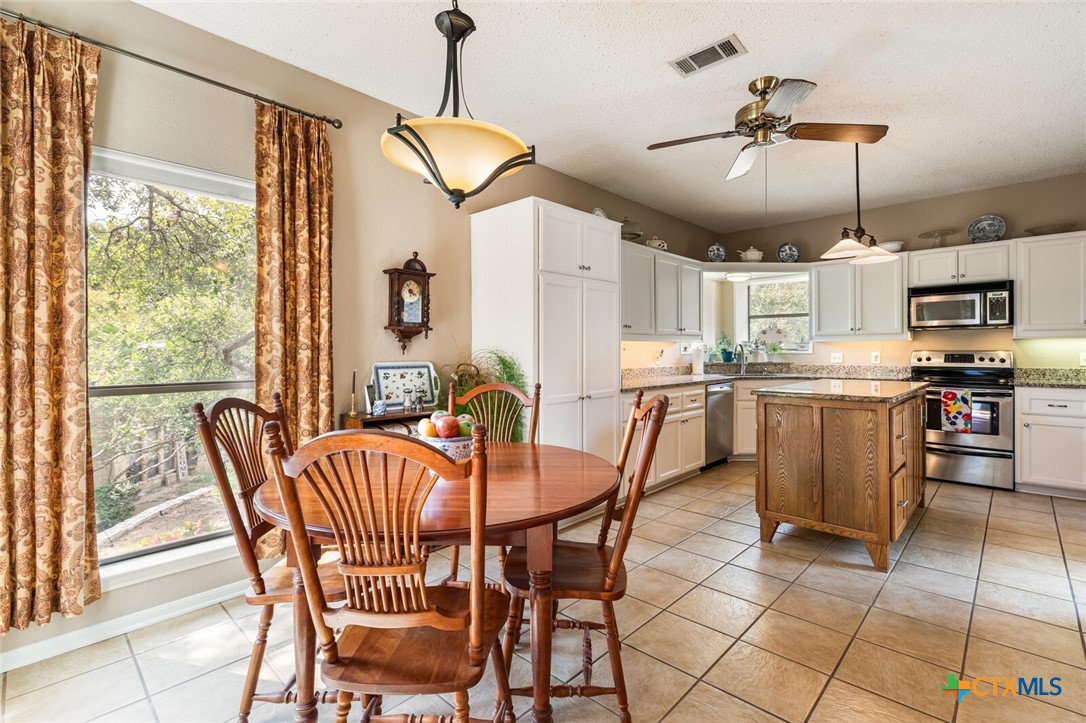 2501 Canyon Cliff Drive Property Photo 17