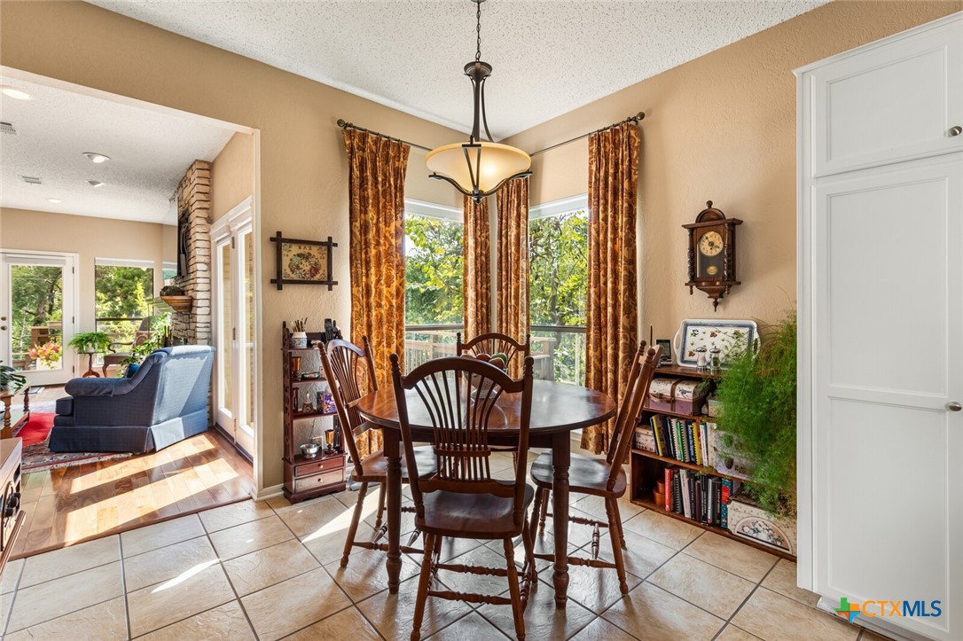 2501 Canyon Cliff Drive Property Photo 18