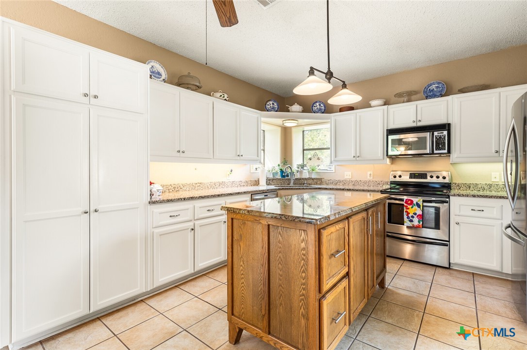 2501 Canyon Cliff Drive Property Photo 19