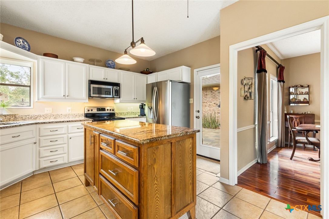 2501 Canyon Cliff Drive Property Photo 20