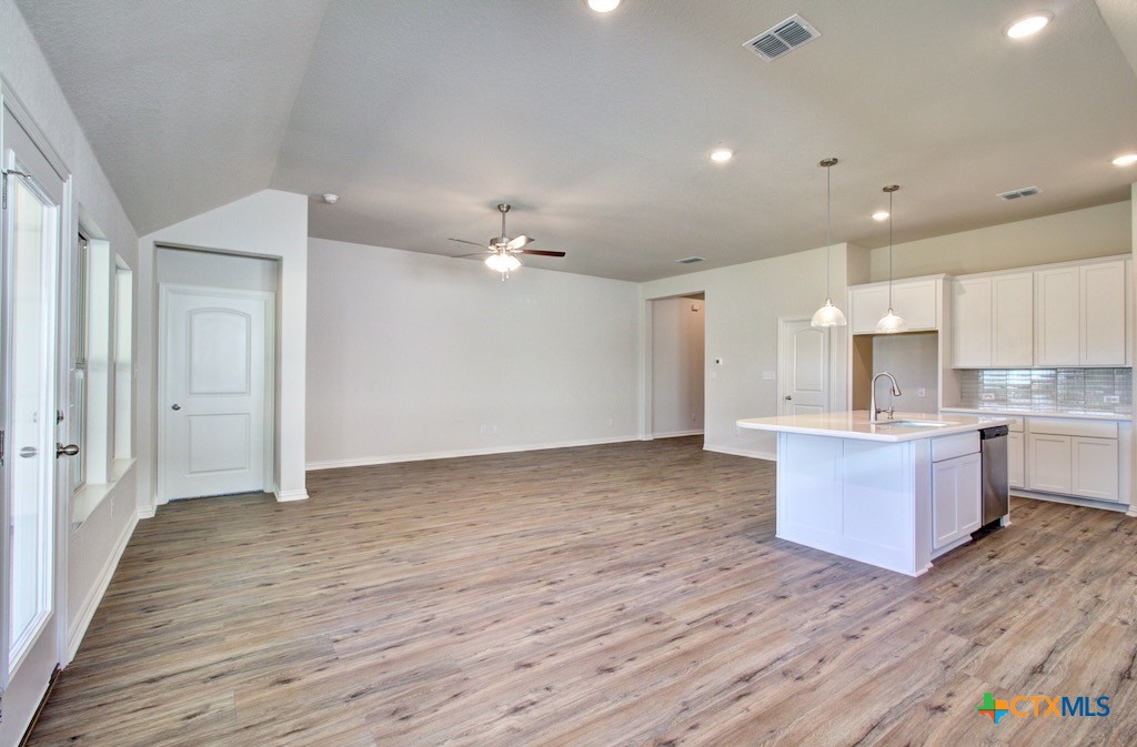 1416 Quarry Rock Property Photo 5