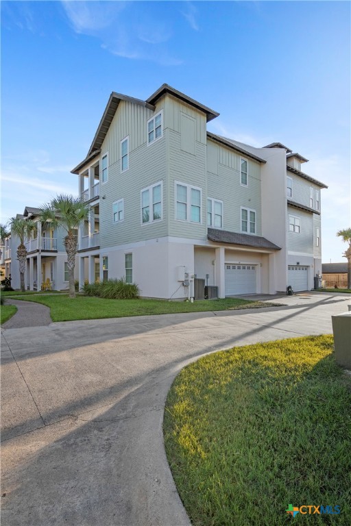 114 Lavaca Circle Property Photo 3