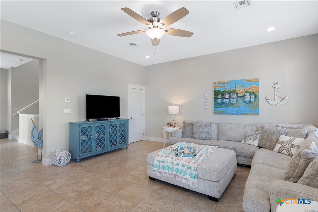 114 Lavaca Circle Property Photo 10