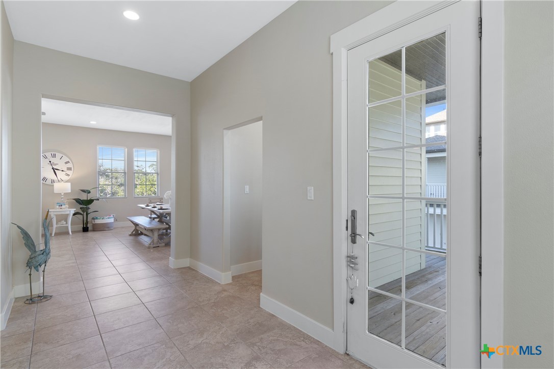 114 Lavaca Circle Property Photo 11
