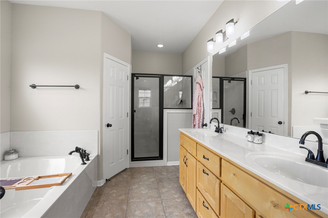 3585 W Amity Road Property Photo 9