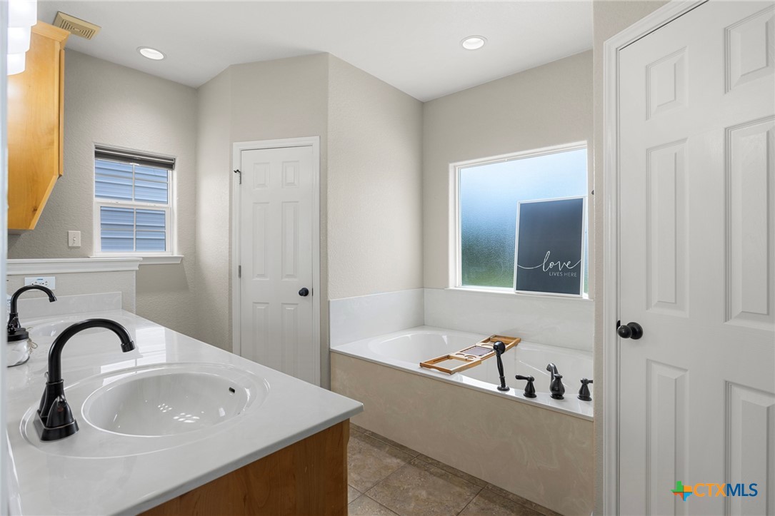 3585 W Amity Road Property Photo 11