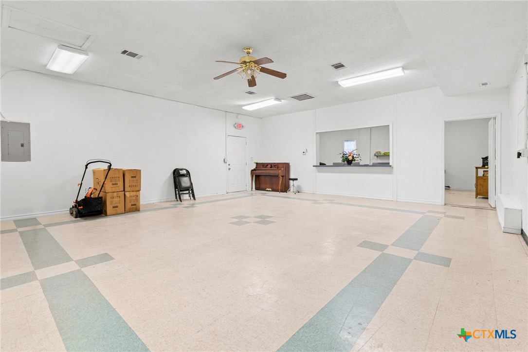 112 E Hallmark Avenue Property Photo 17