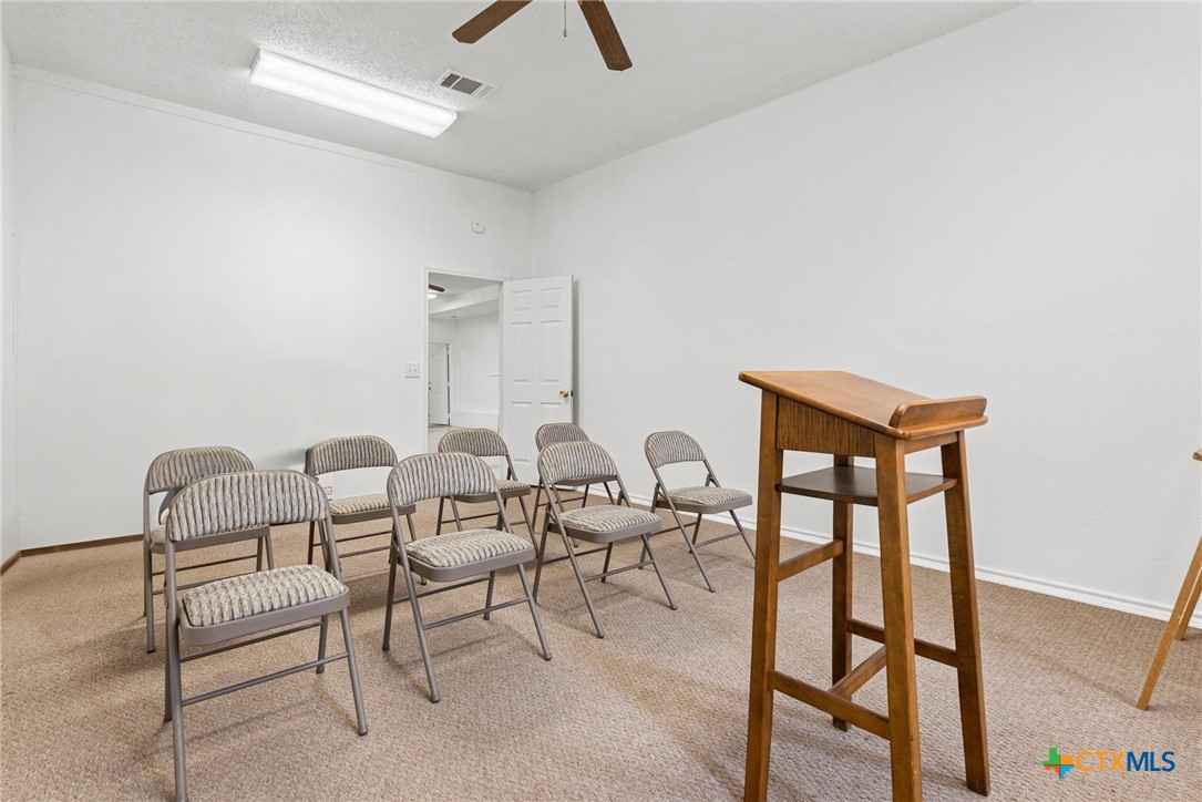 112 E Hallmark Avenue Property Photo 19