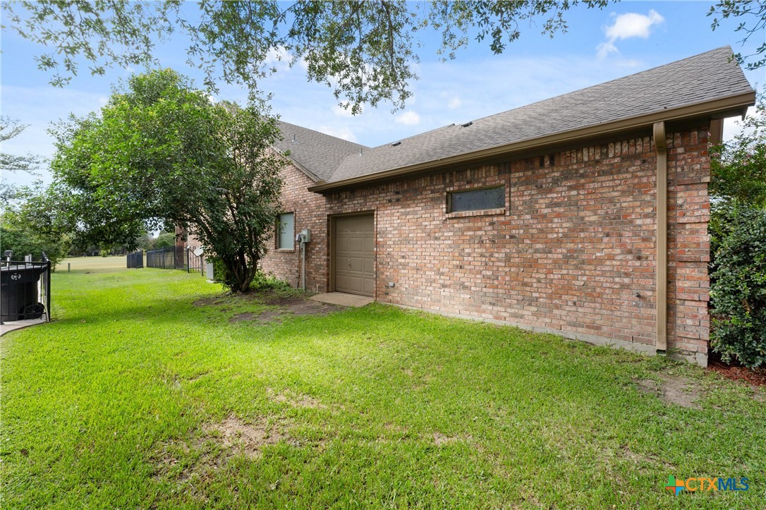 4512 Sunflower Lane Property Photo 3