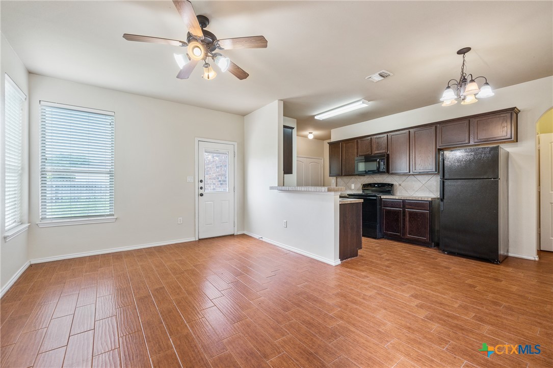 1124 Brown Rock Drive Property Photo 6
