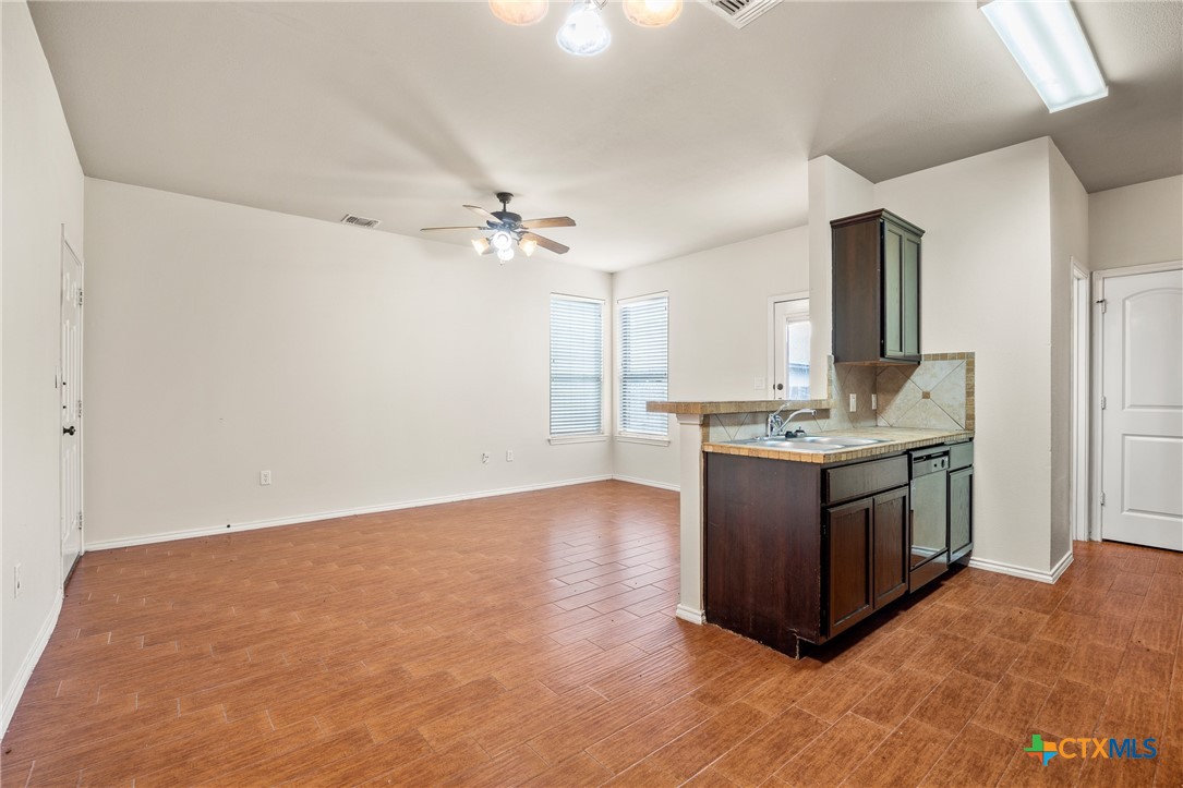1124 Brown Rock Drive Property Photo 8