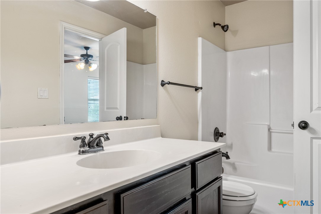 1124 Brown Rock Drive Property Photo 13