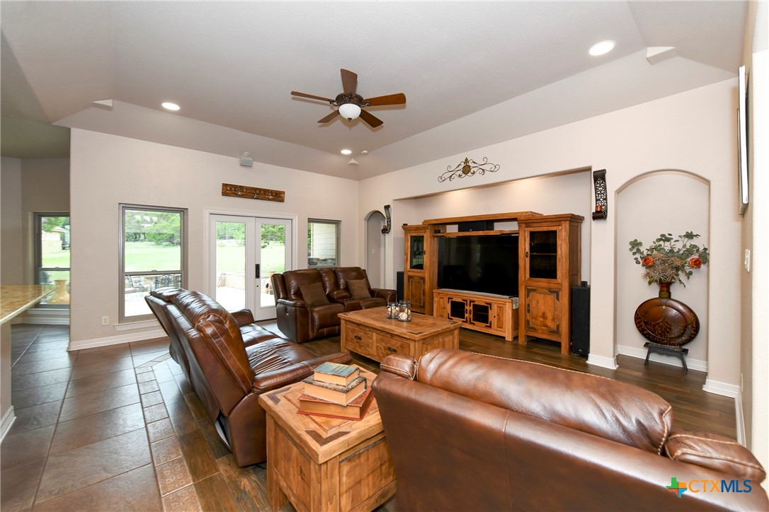 424 Lantana View Property Photo 9