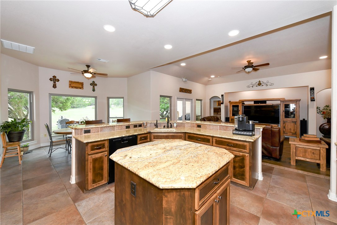 424 Lantana View Property Photo 10