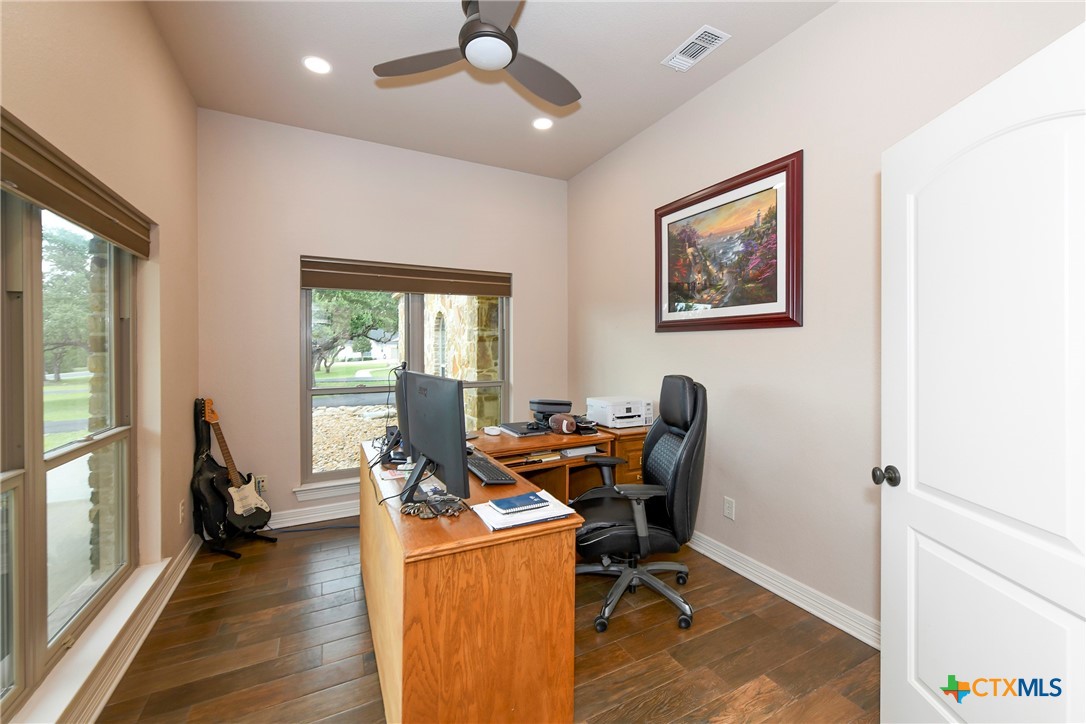 424 Lantana View Property Photo 15