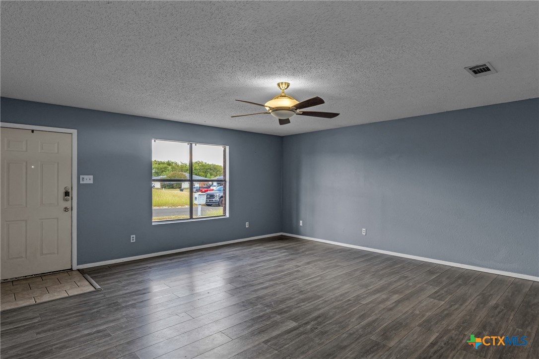 2804 Kim Drive Property Photo 2