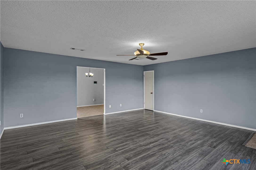 2804 Kim Drive Property Photo 3