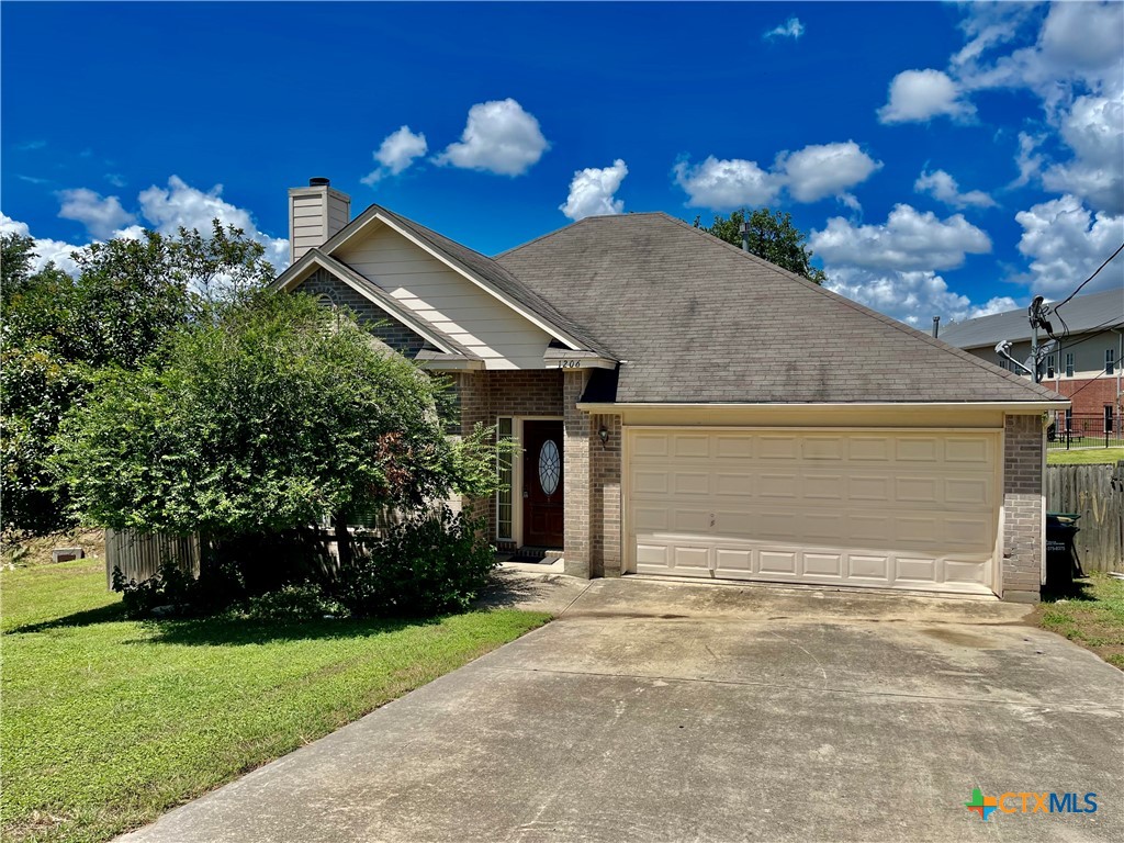 1206 Debbie Court Property Photo 2