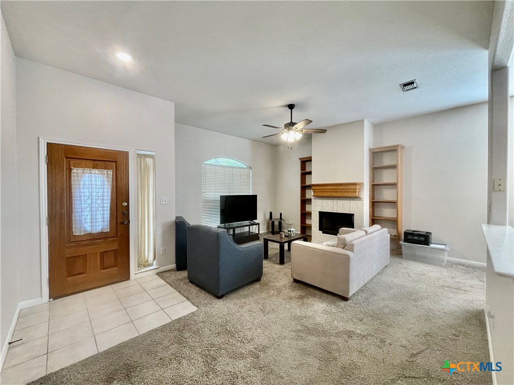 1206 Debbie Court Property Photo 3