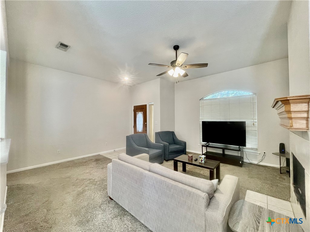1206 Debbie Court Property Photo 4