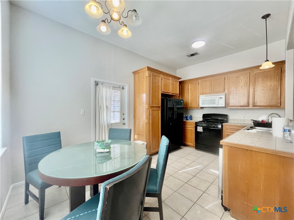 1206 Debbie Court Property Photo 5