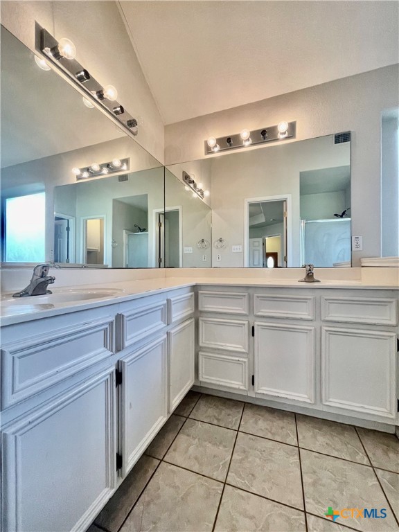 1206 Debbie Court Property Photo 7
