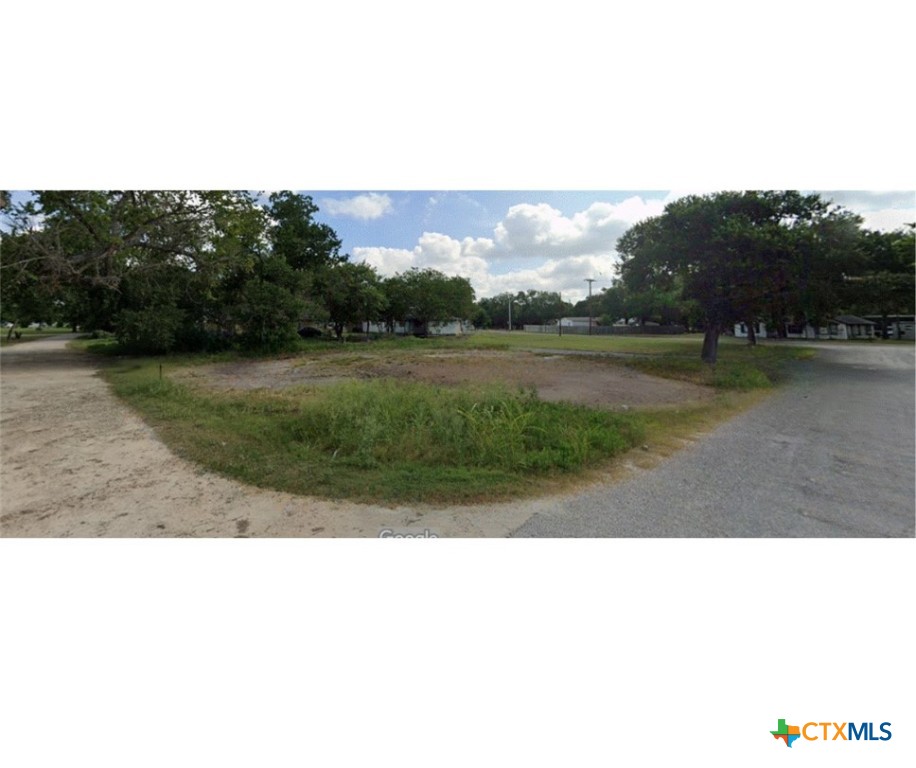 000 Crain Street Property Photo 3
