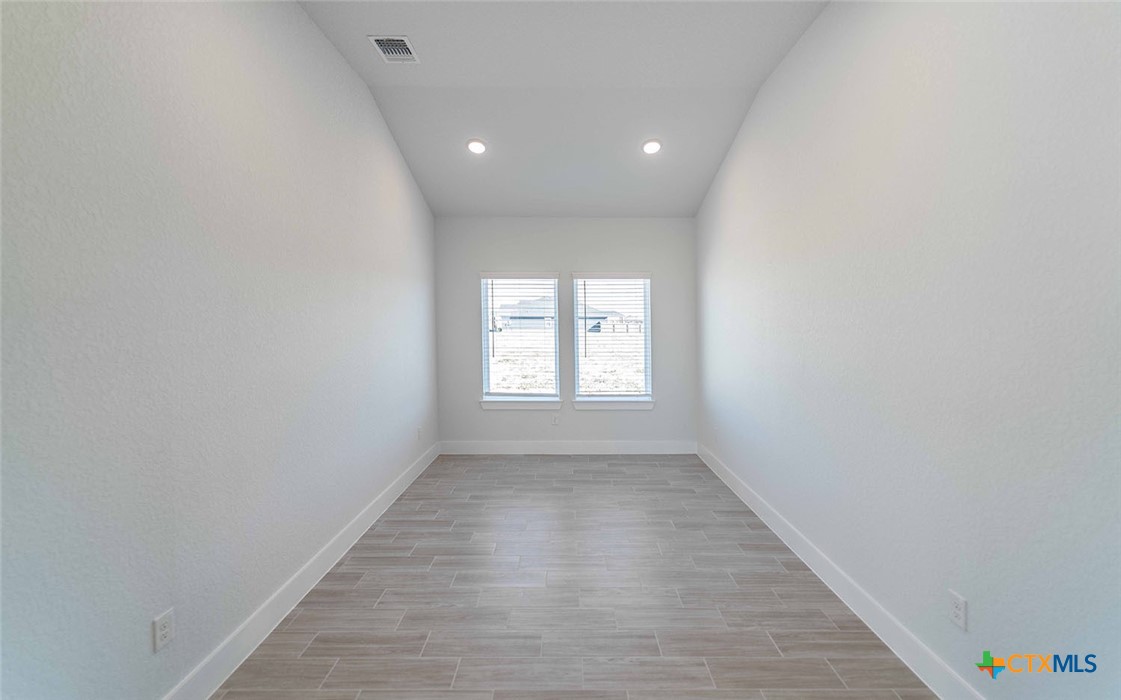 513 Lina Way Property Photo 2