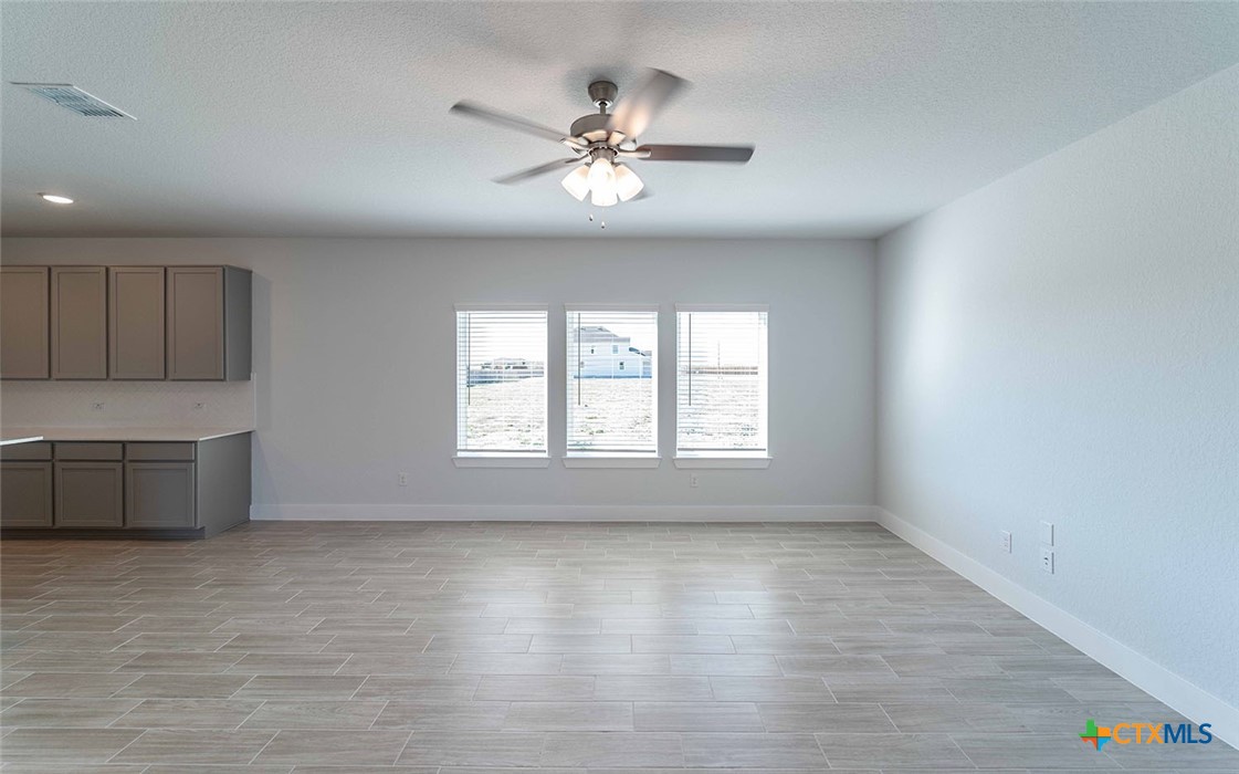 513 Lina Way Property Photo 4